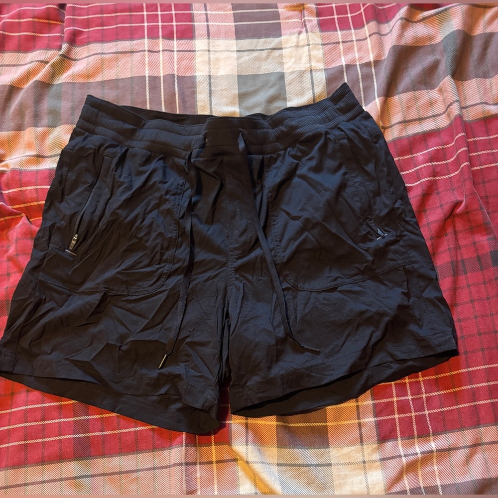 L.L. Bean womens vista camp shorts black size L
